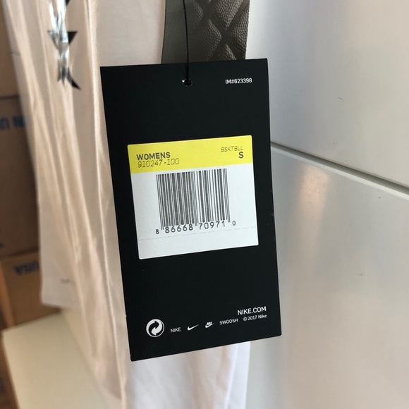 NIKE DRI-FIT TEE w/ San Antonio Spurs Logo - Picture 5 of 8